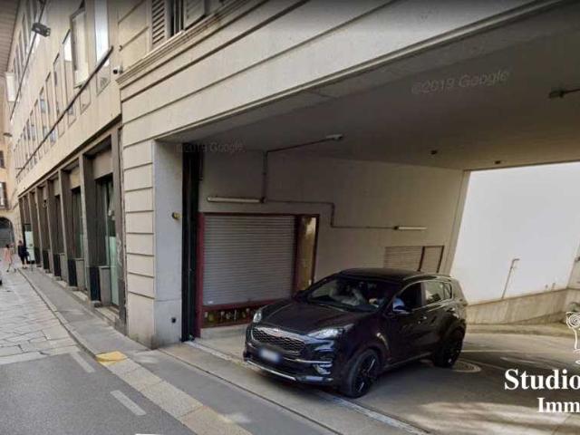 Box Garage Posto Auto in Vendita a Milano Via Andegari