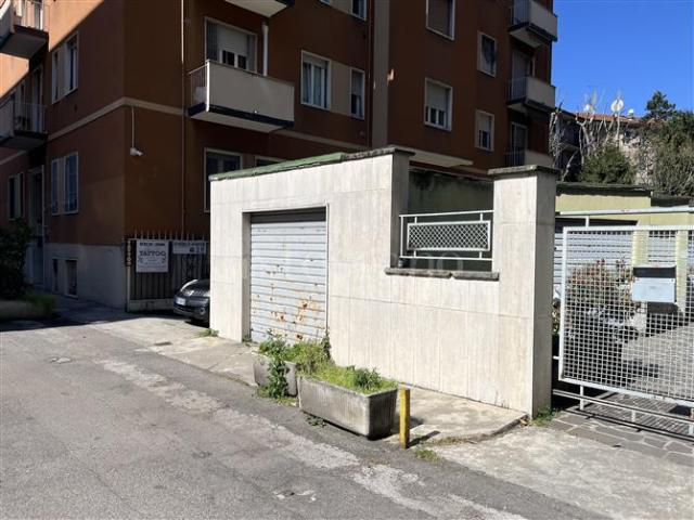 Box di 12 mq a Bande Nere, Inganni Milano