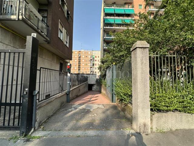 Box di 12 mq a Bande Nere, Inganni Milano