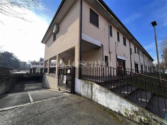 Box di 16 mq a Corsico