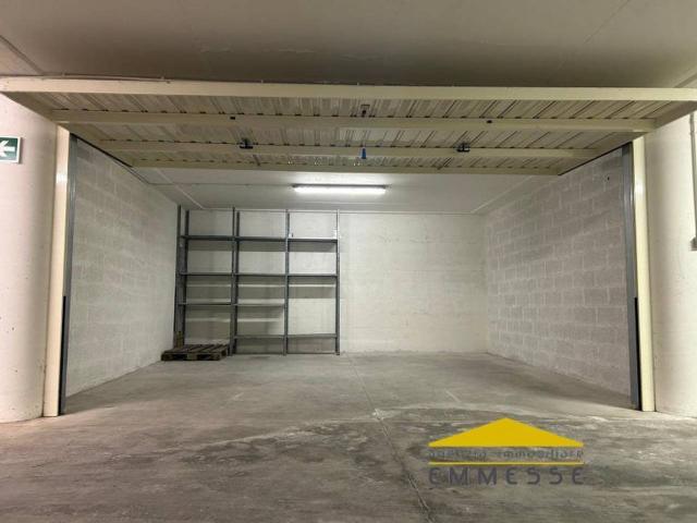 Box in affitto a Massa