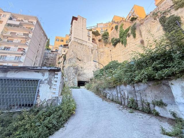 Box in affitto a Napoli