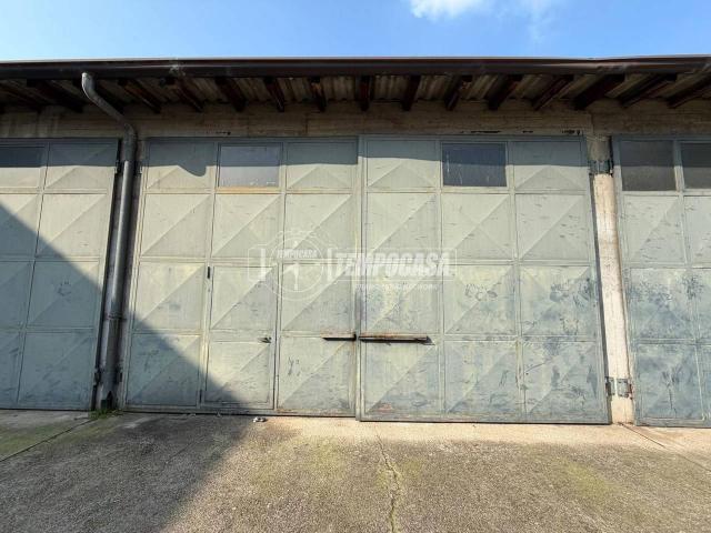 Box in affitto a Bareggio