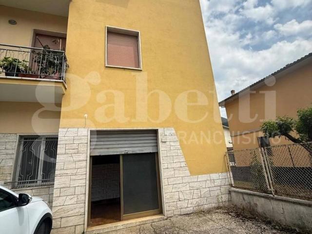 Box in affitto a Rieti