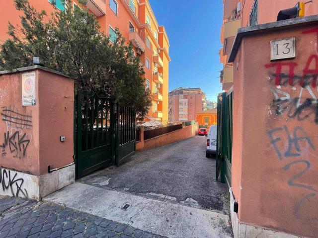 Box in affitto a Roma