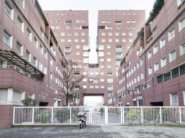 Box in Bicocca davanti Teatro Arcimboldi 120€
