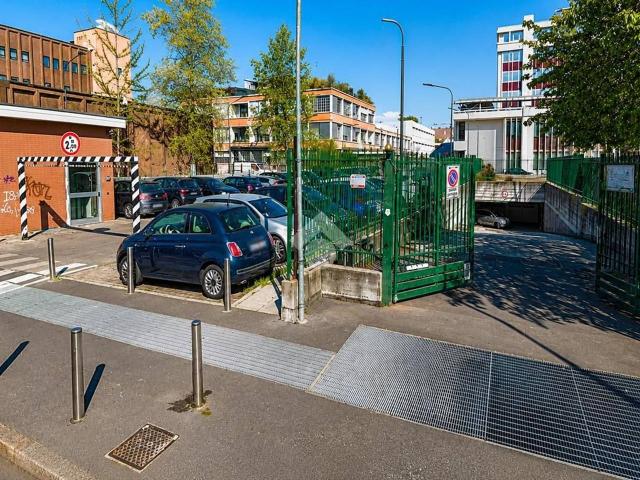 Box in vendita a Milano