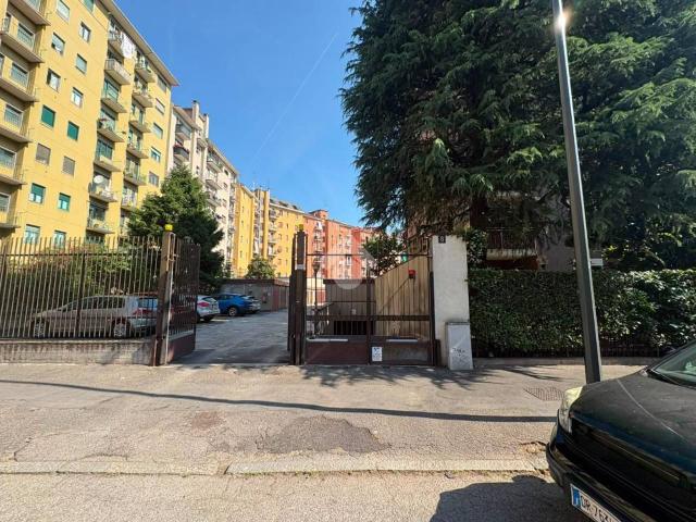 Box in vendita a Milano