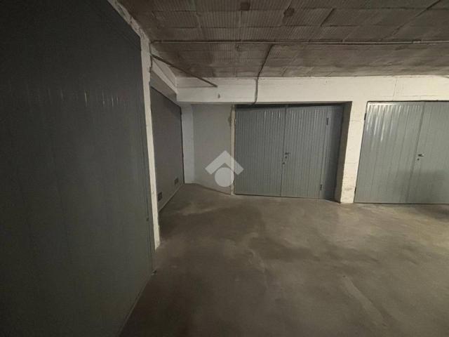 Box in vendita a Modena