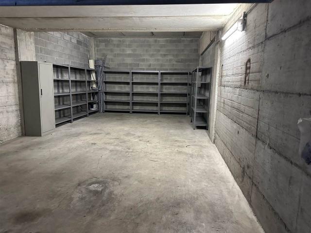Box in vendita a Monza