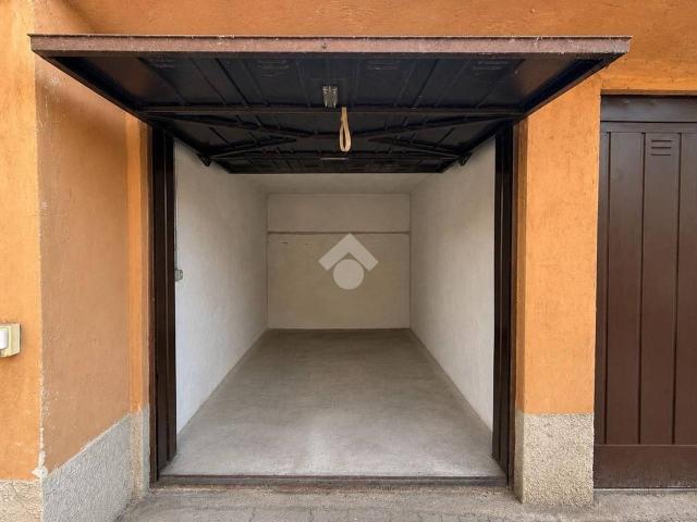 Box in vendita a Monza