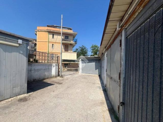 Box in vendita a Napoli