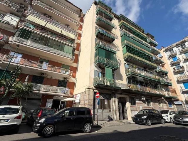 Box in vendita a Napoli