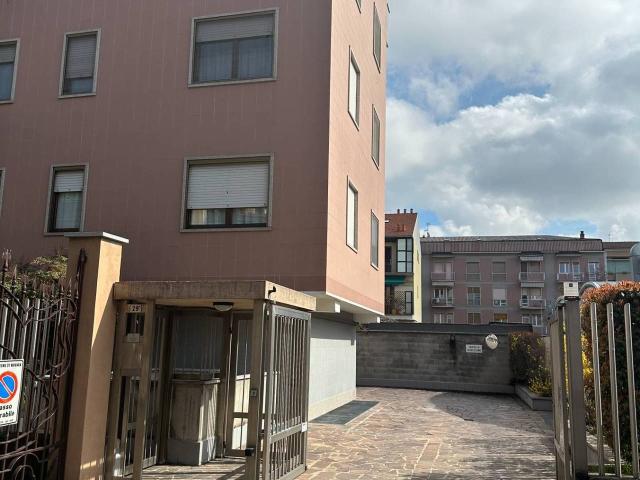 Box in vendita a Novara