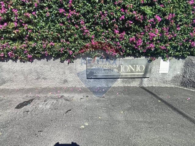 Box in vendita a Aci Castello