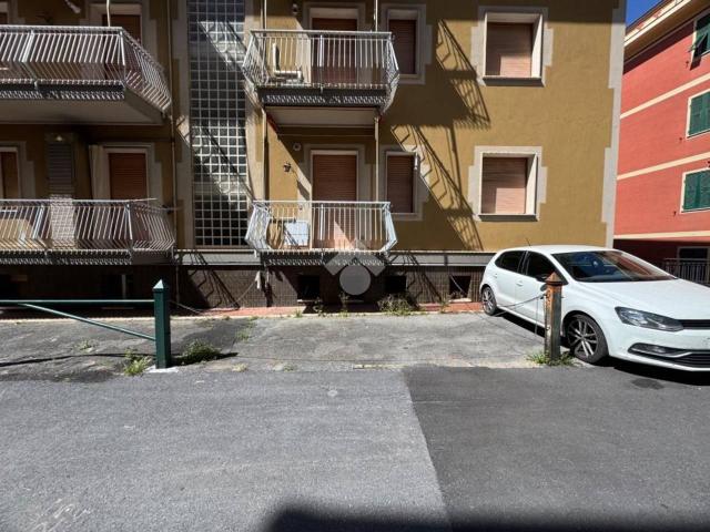 Box in vendita a Alassio