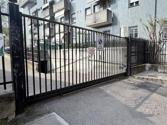 Box in vendita a Baranzate