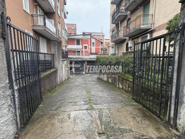 Box in vendita a Baranzate