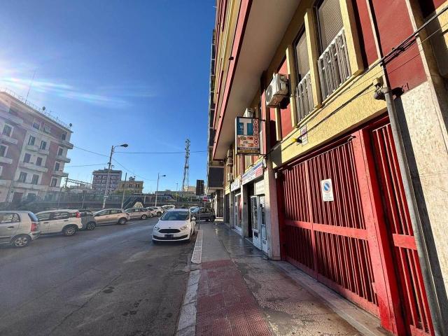 Box in vendita a Bari