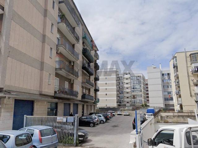 Box in vendita a Bari
