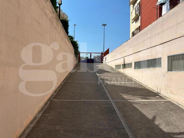 Box in vendita a Canosa Di Puglia