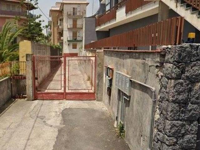Box in vendita a Catania