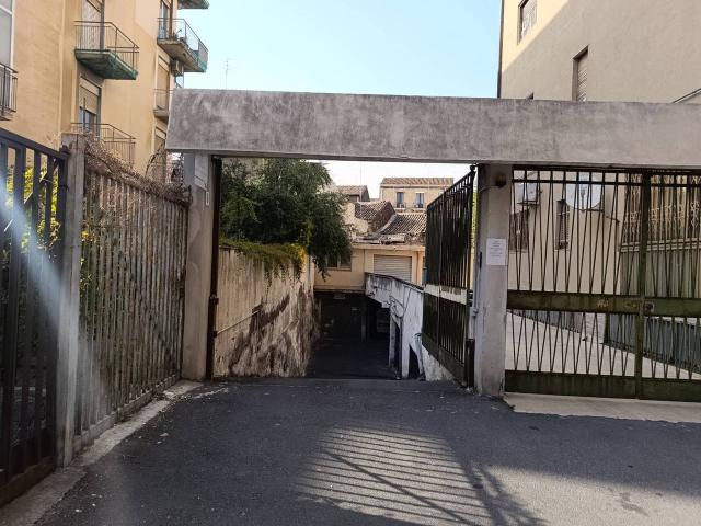Box in vendita a Catania