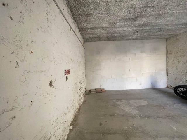 Box in vendita a Cecina