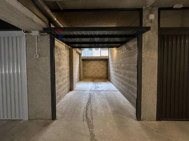 Box in vendita a Cremona