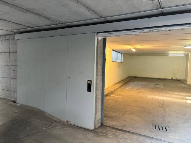 Box in vendita a Garbagnate Milanese