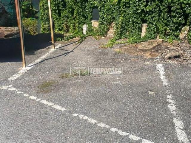 Box in vendita a Ladispoli