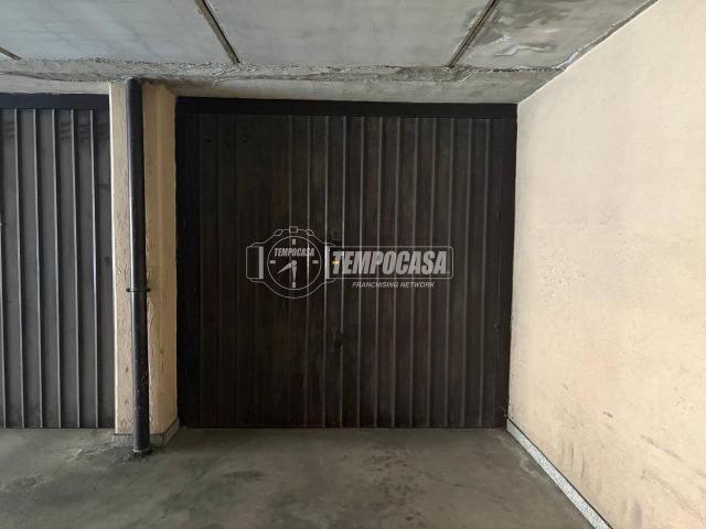 Box in vendita a Lissone