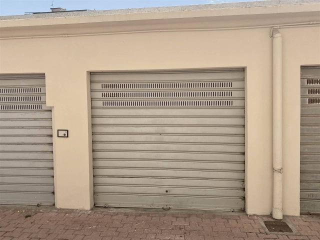 Box in vendita a Livorno