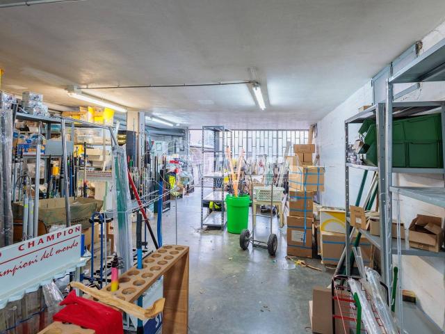 Box in vendita a Parma