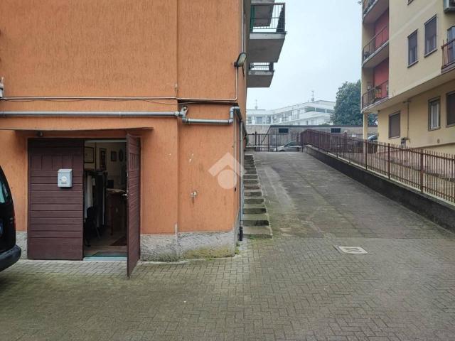 Box in vendita a Pavia