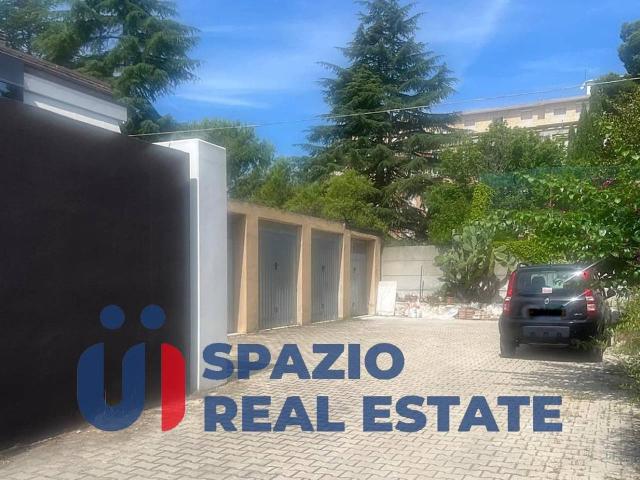 Box in vendita a Pescara