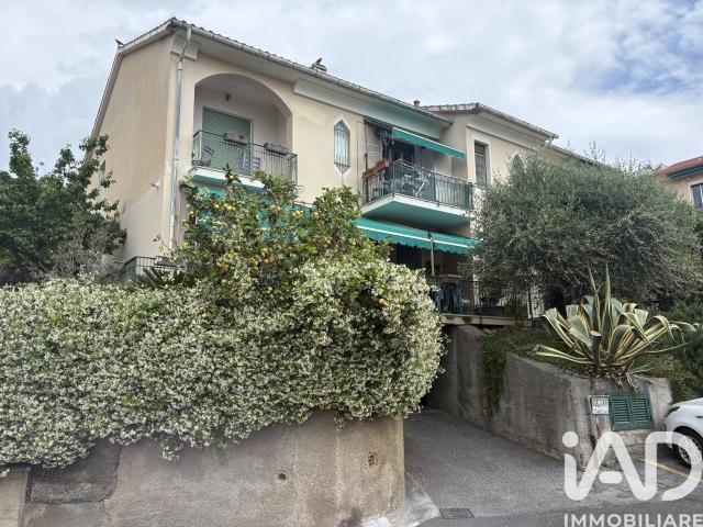 Box in vendita a Pietra Ligure