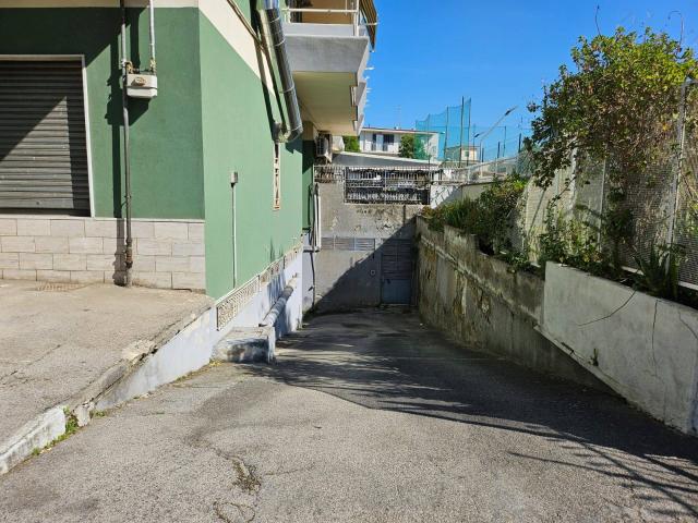 Box in vendita a Pomigliano d'Arco
