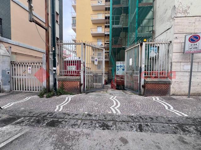 Box in vendita a Portici
