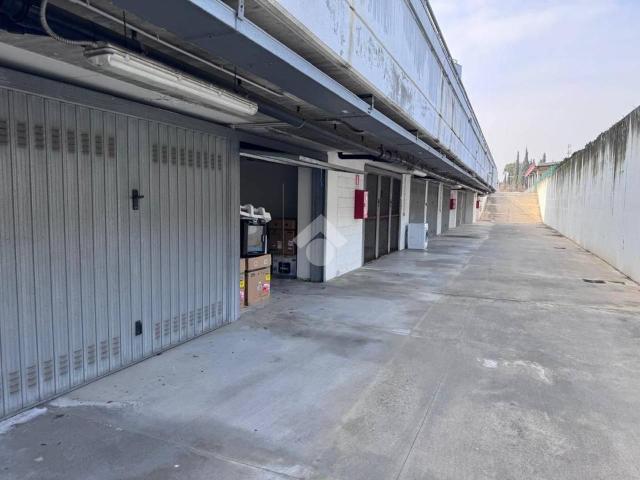 Box in vendita a Rimini