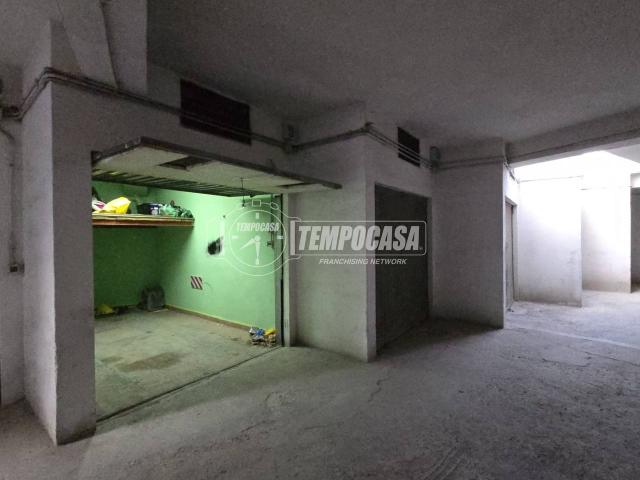 Box in vendita a Rivalta Di Torino
