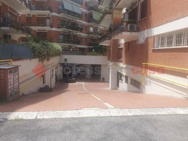 Box in vendita a Roma