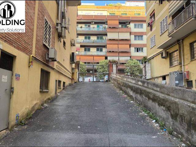 Box in vendita a Roma