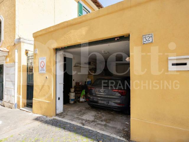 Box in vendita a Roma