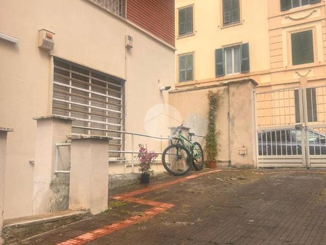 Box in vendita a Roma