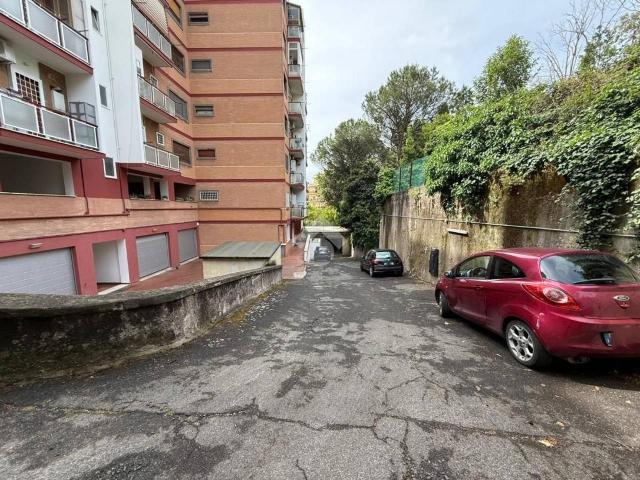Box in vendita a Roma