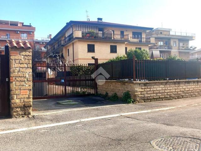 Box in vendita a Roma