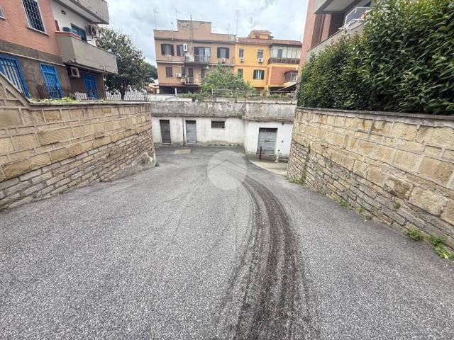 Box in vendita a Roma