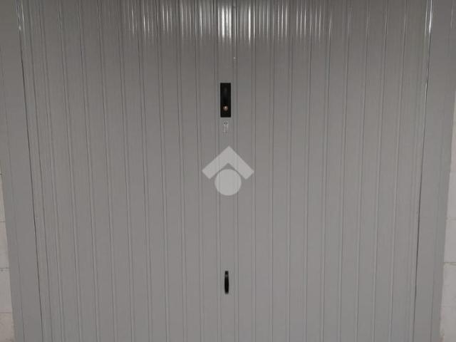 Box in vendita a Roma