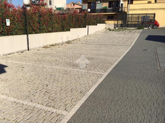 Box in vendita a Roma
